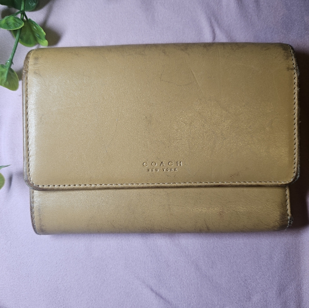 Coach Beige Leather Wallet